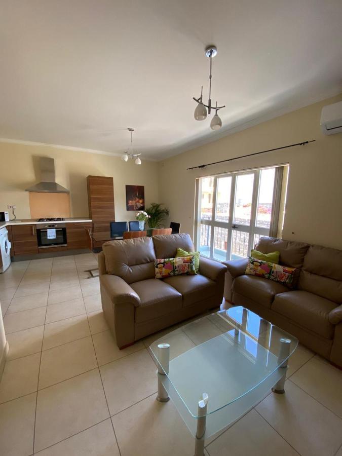 Newly Refurbished Mellieha Central Apartment 外观 照片